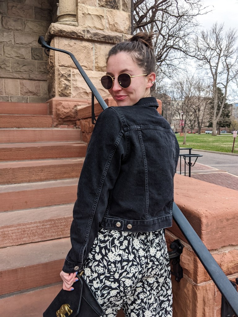 black-denim-jacket-topshop-nordstrom-round-sunglasses