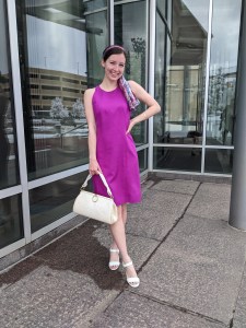 magenta-dress-white-handbag-hair-scarf-white-sandals-vintage-style