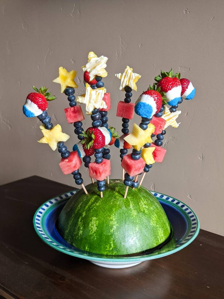 4th-of-july-food-homemade-edible-arrangement-red-white-and-blue-strawberries