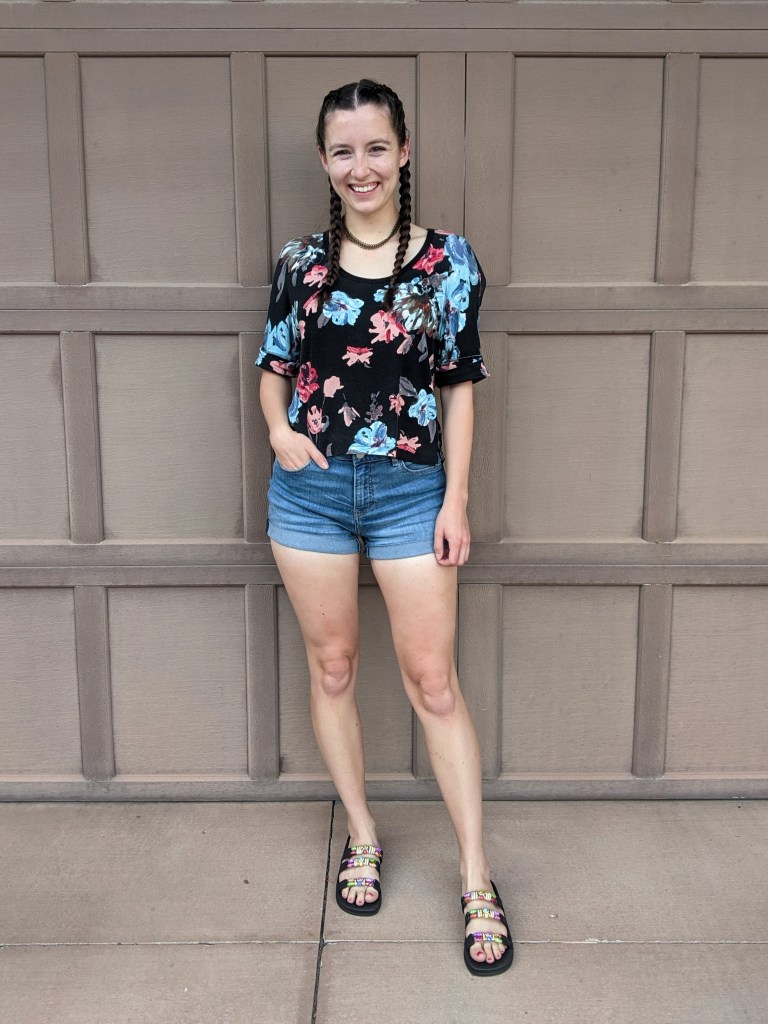 floral-tee-denim-shorts-beaded-sandals-summer-style