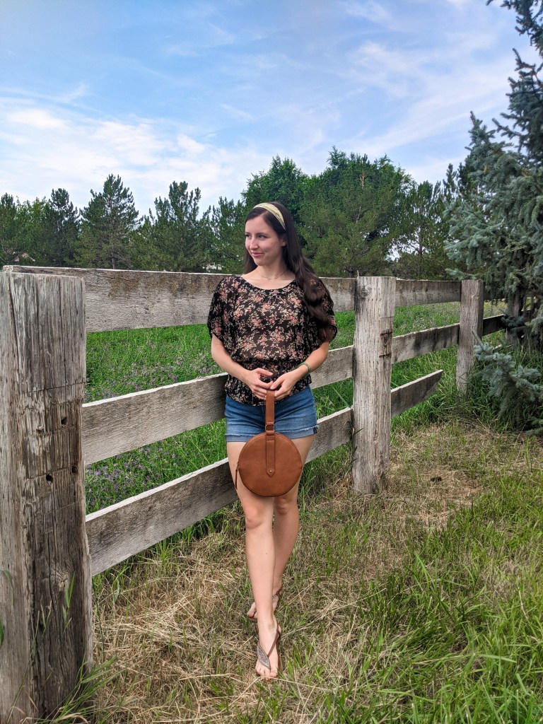 green-headband-hair-scarf-denim-shorts-circle-purse