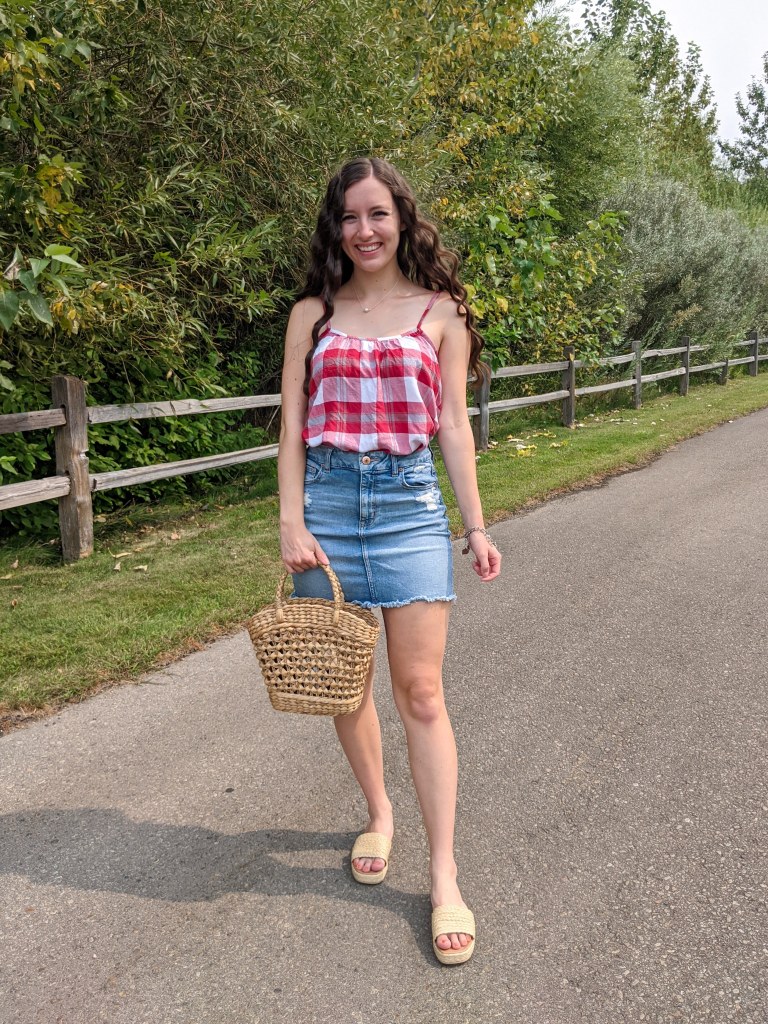 college-fashion-blogger-red-gingham
