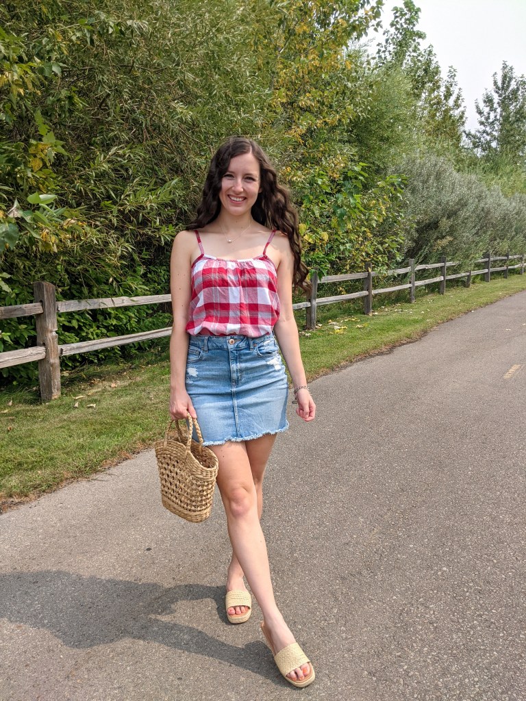 college-fashion-blogger-denim-skirt-american-eagle