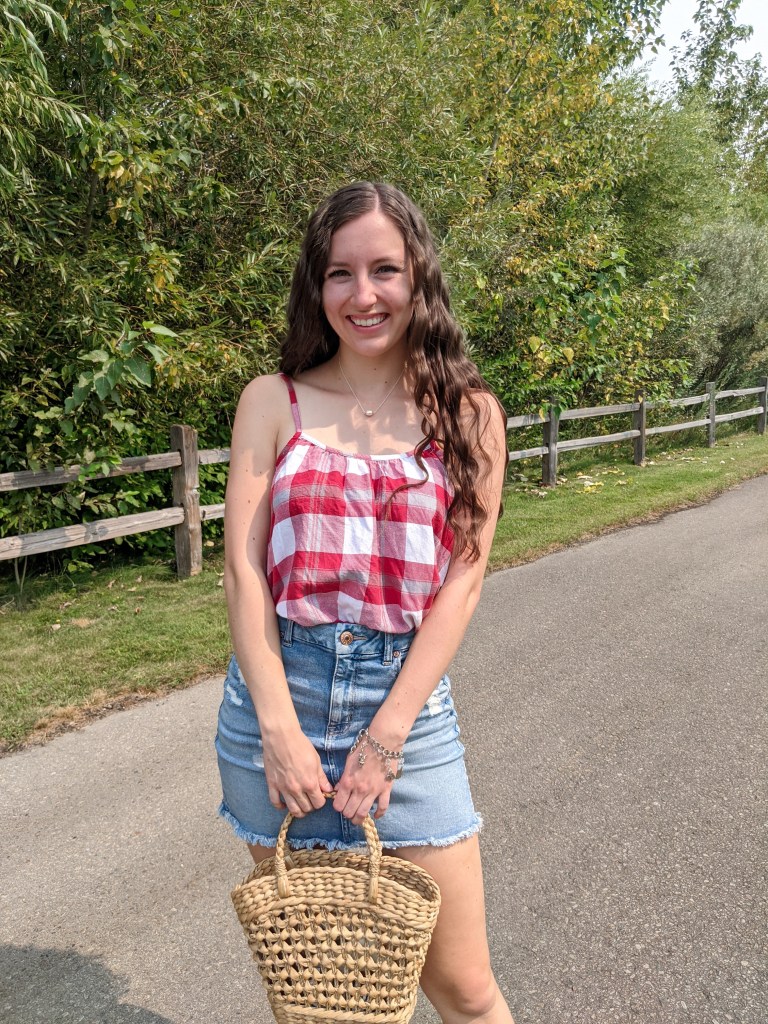 college-fashion-blogger-advice-denim-skirt