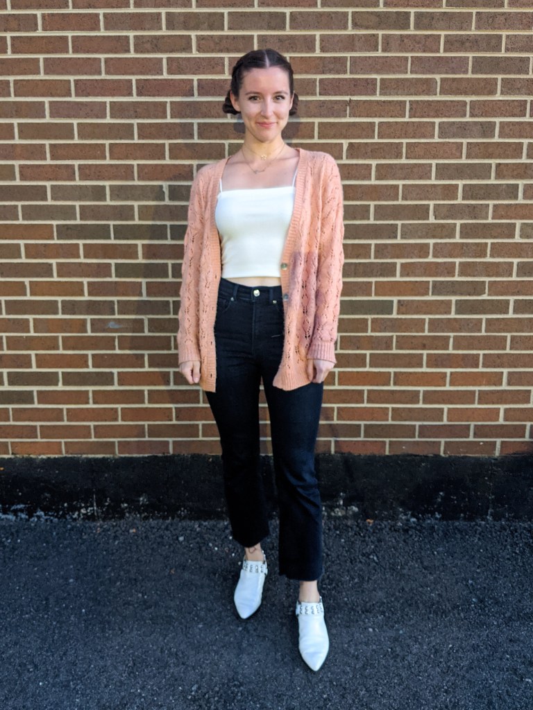 white-crop-top-american-eagle-salmon-cardigan-white-mules