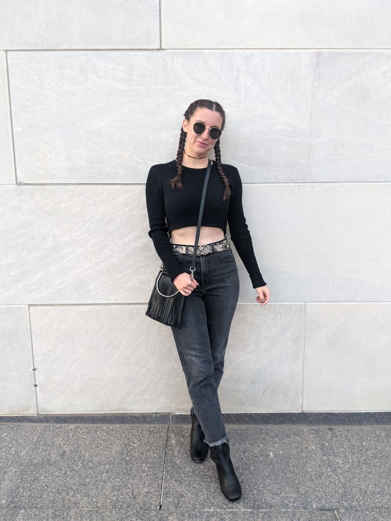 edgy-outfit-black-cropped-sweater-grey-jeans-snakeskin-belt-francescas