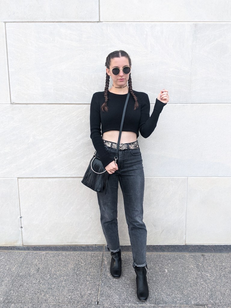 black-cropped-sweater-grey-jeans-snakeskin-belt-black-boots