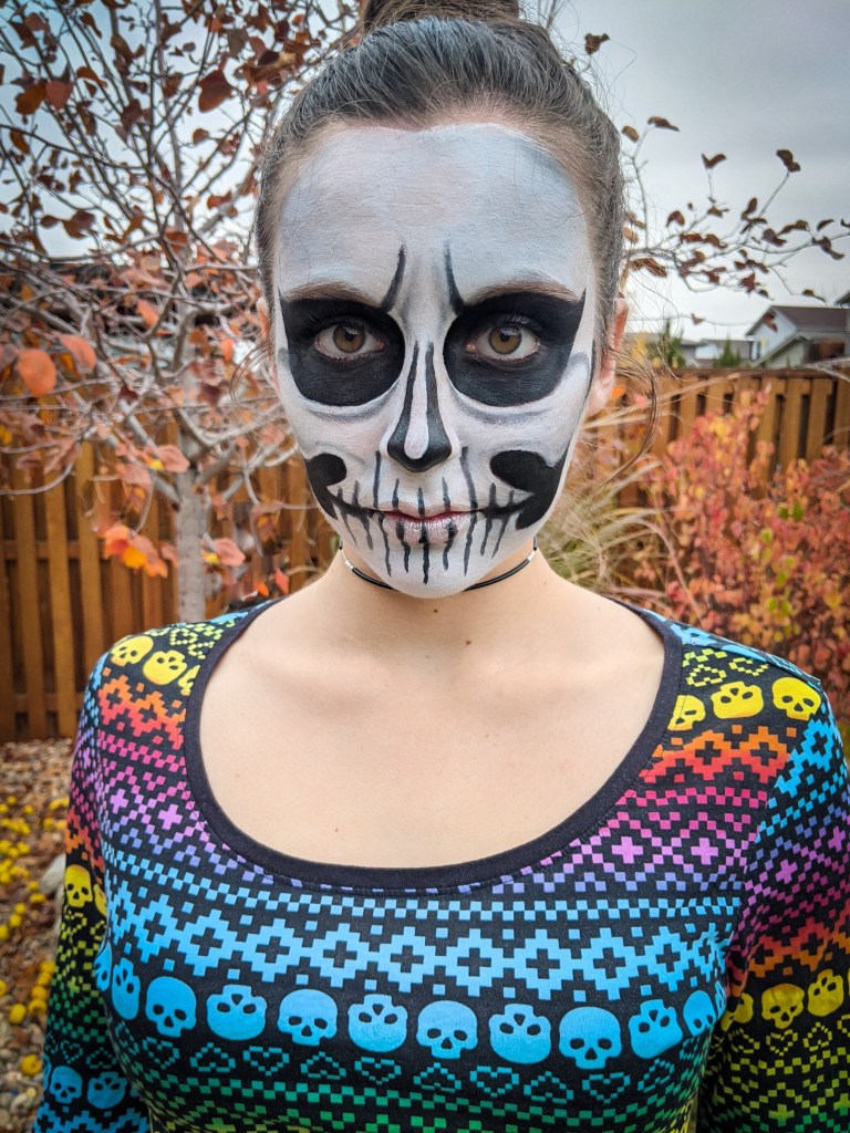 skeleton-face-paint-halloween-dressing-up