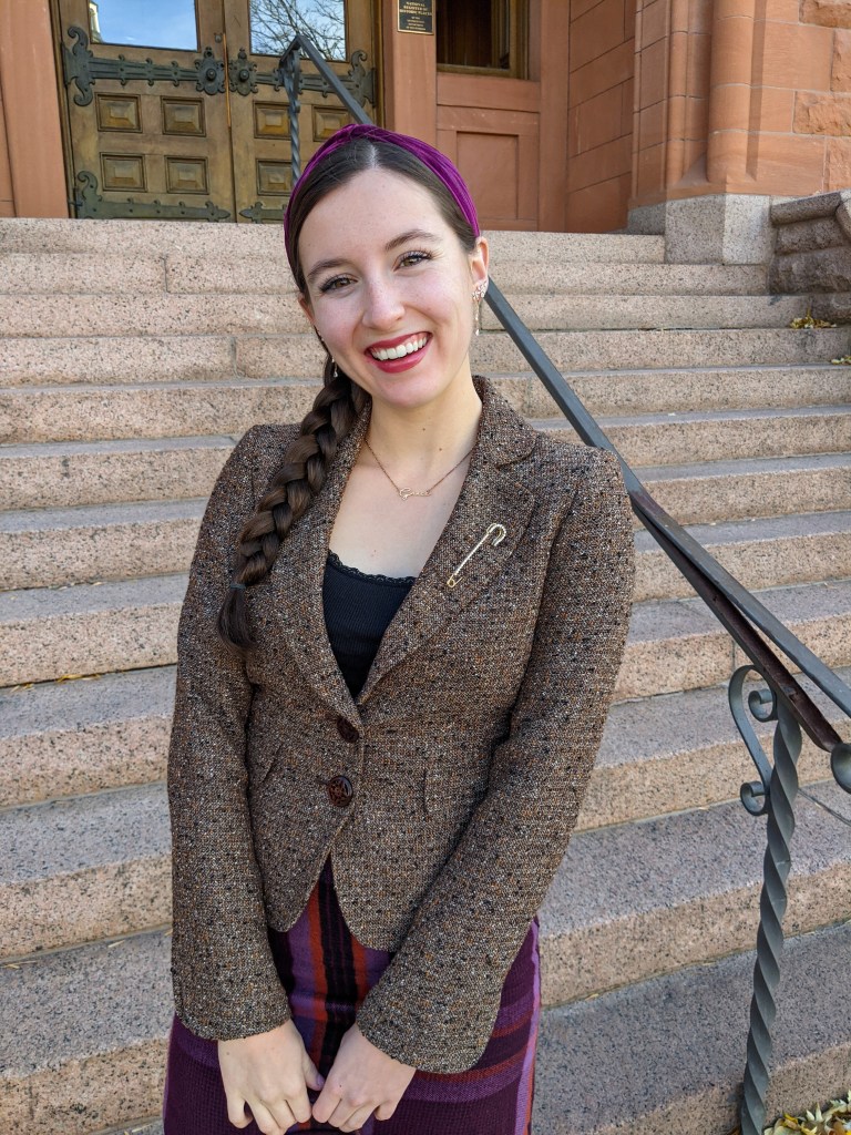 berry-lip-brown-thrifted-blazer-fall-outfit