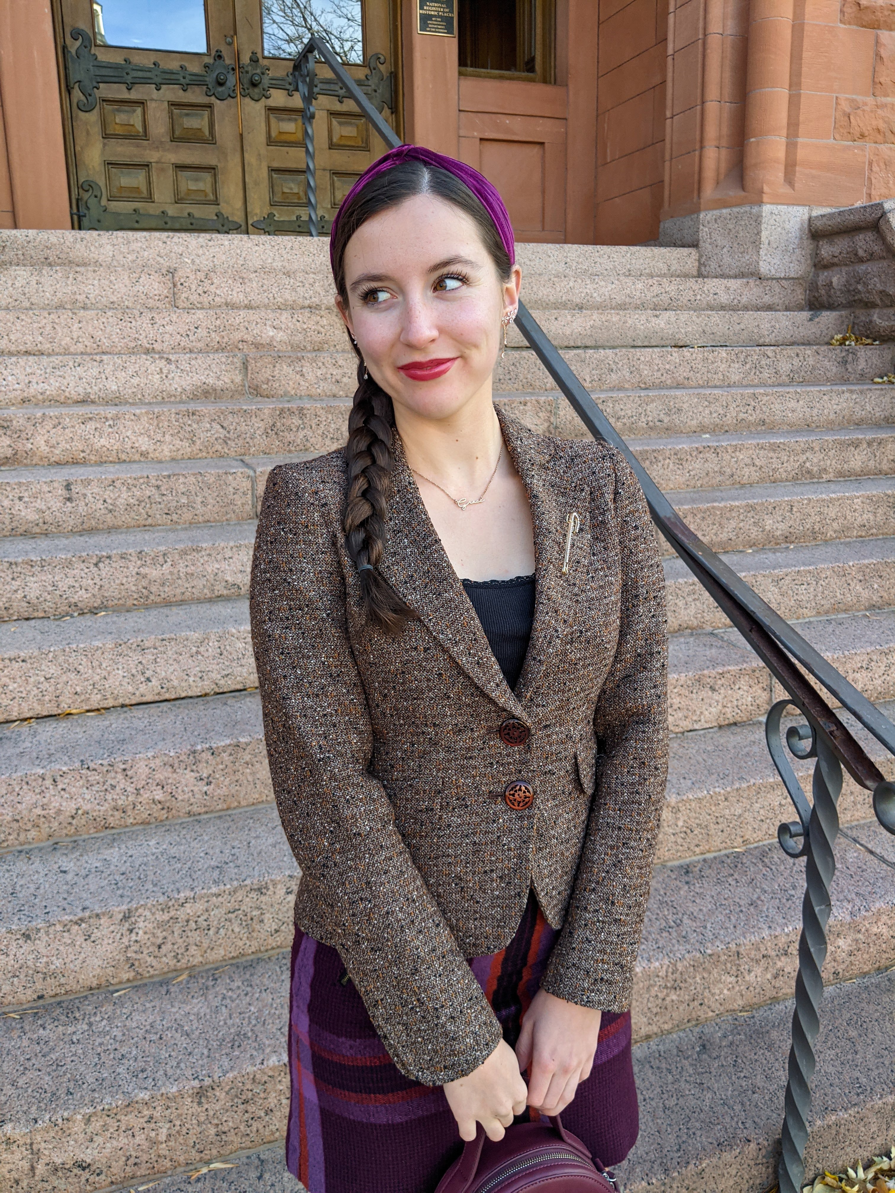 brown-secondhand-blazer-thrifty-thanksgiving-outfit