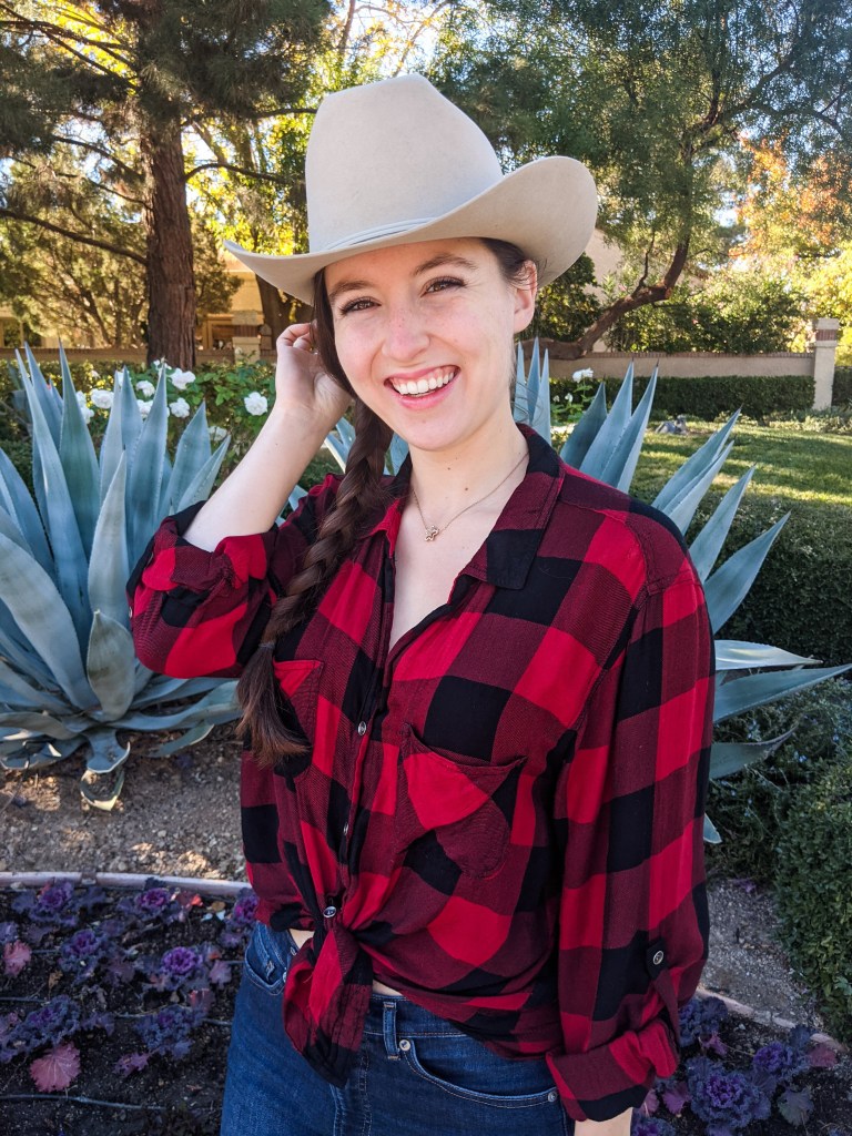 cowgirl-hat-red-flannel-rodeo-outfit