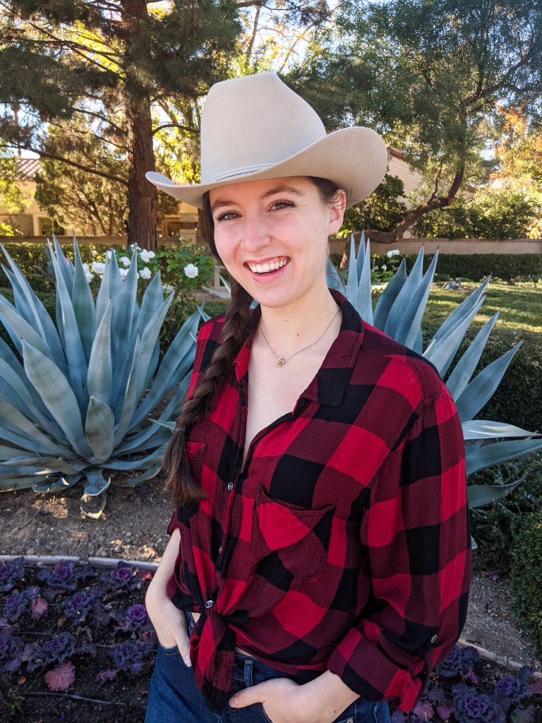 cowgirl-hat-flannel-kendra-scott-star-necklace