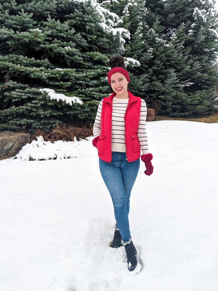 red-accessories-winter-outfit-red-gloves-skinny-jeans