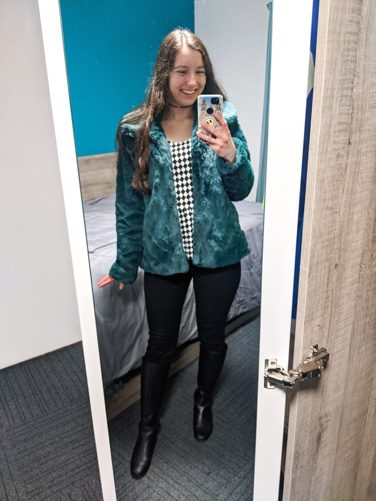turquoise-faux-fur-coat-checkered-top-black-skinny-jeans
