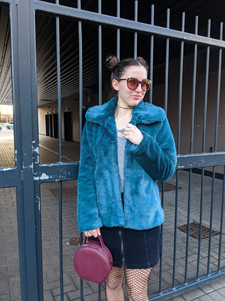 faux-fur-coat-space-buns-college-blogger