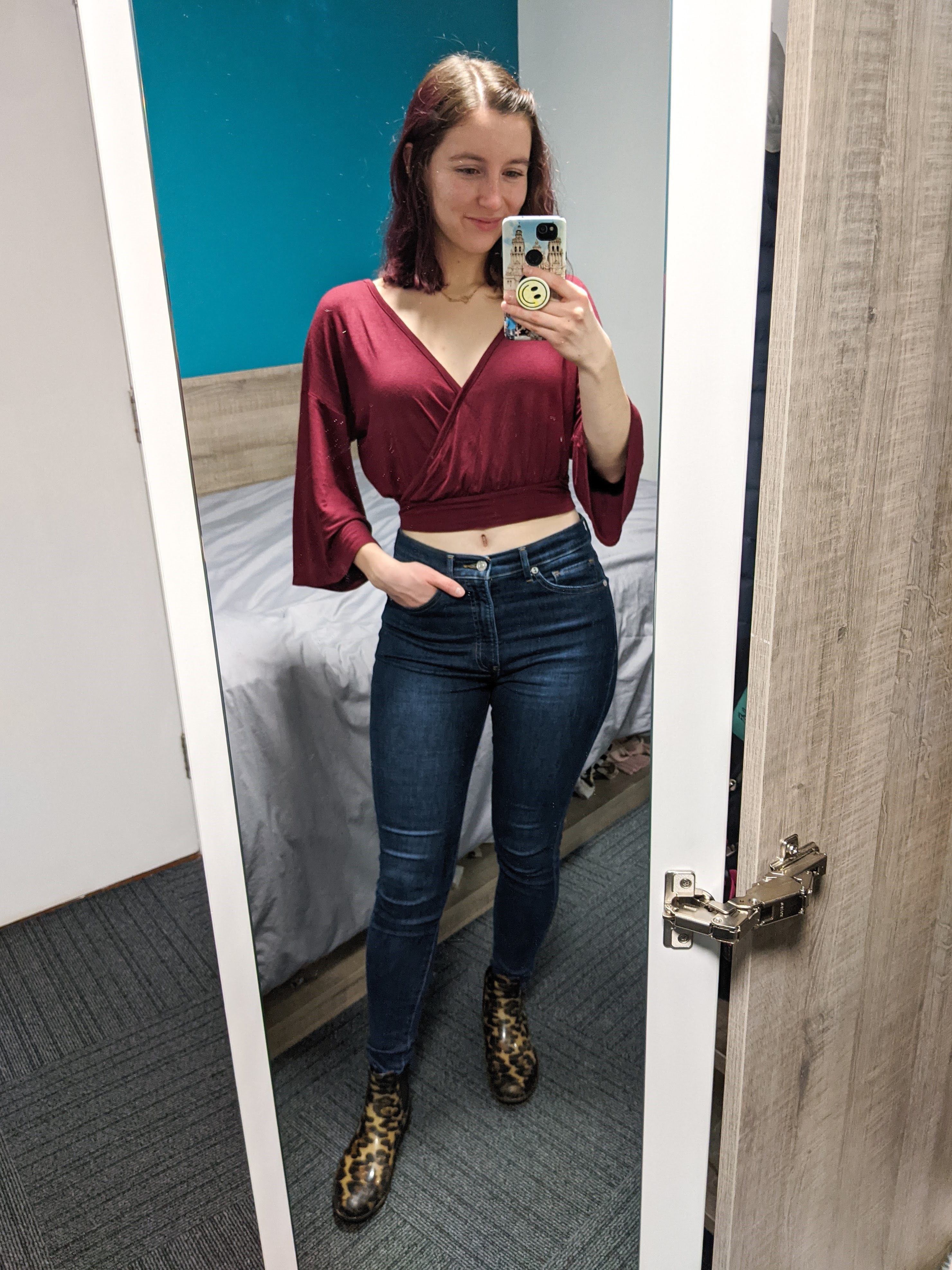 maroon-vneck-top-skinny-jeans-leopard-rain-booties