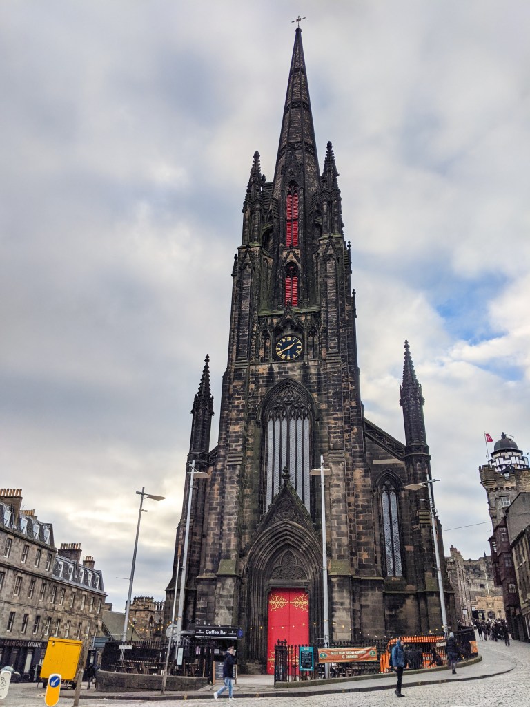 old-town-edinburgh-scotland-capital-city