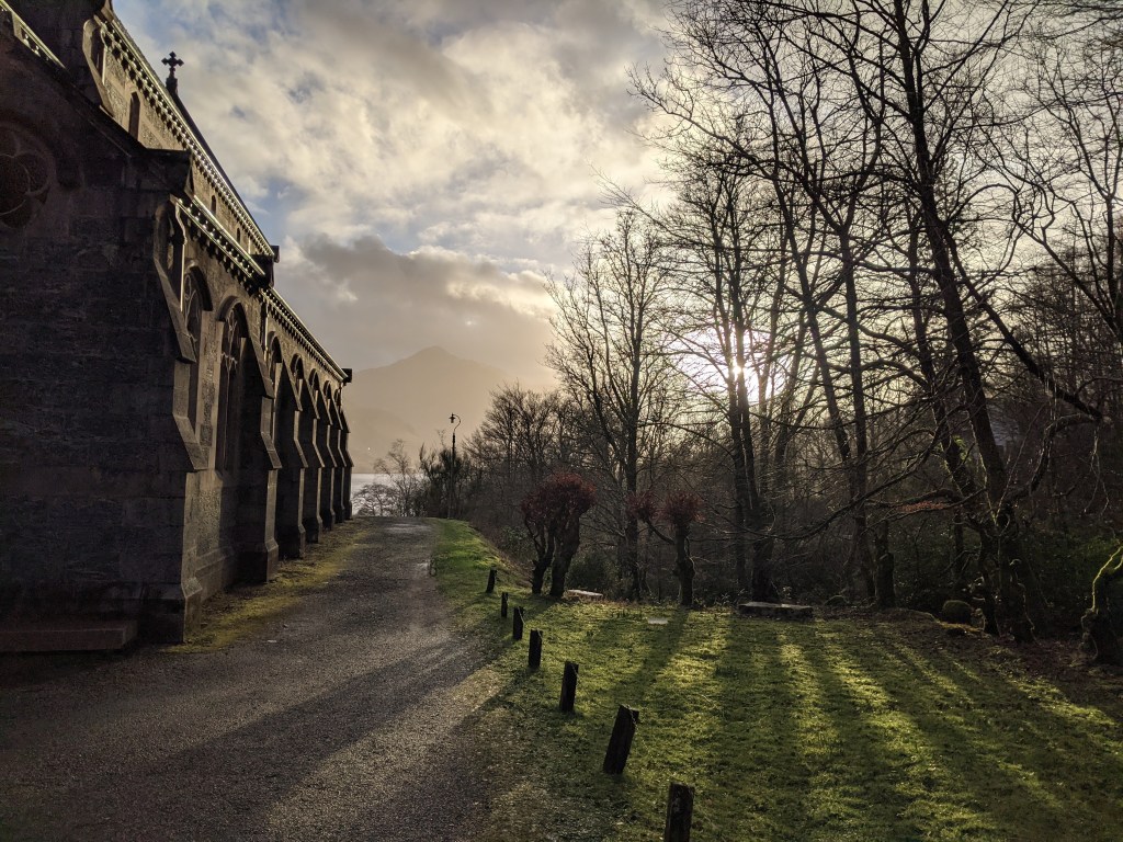 glenfinnan-viaduct-scottish-highlands-sunshine-international-student-tours