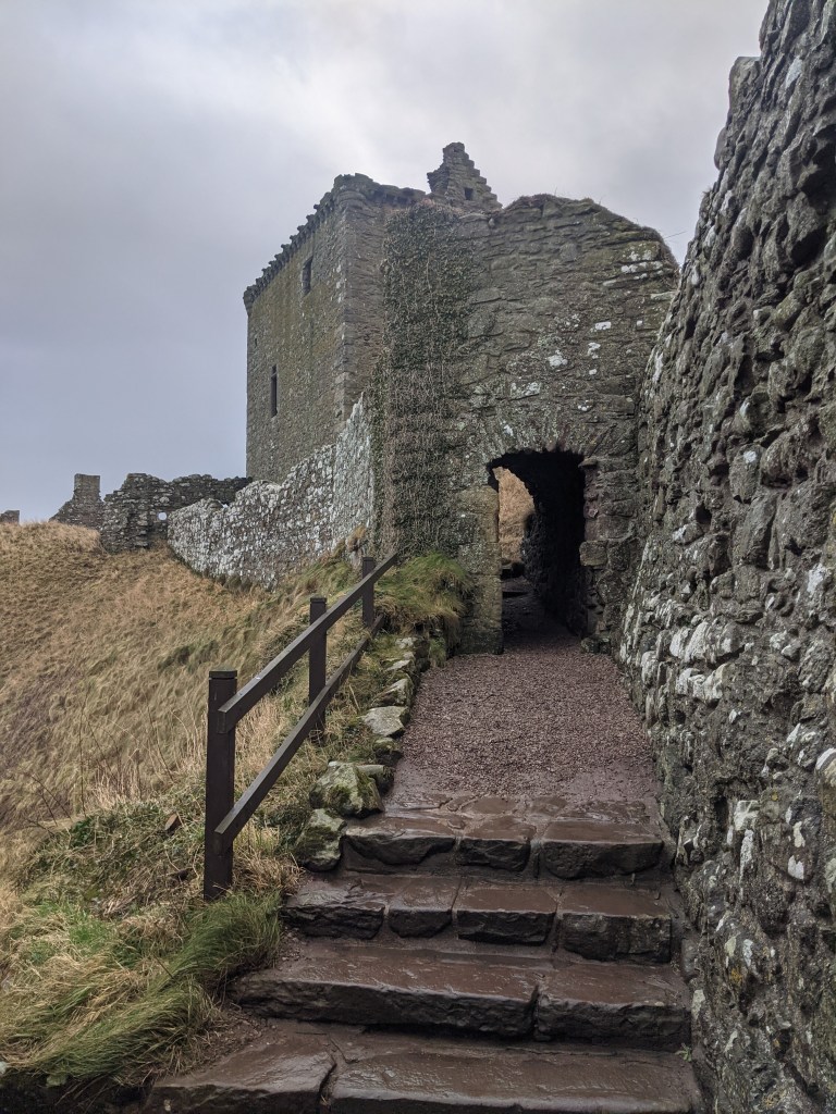 dunnottar-castle-tour-ruins-scotland-east-coast