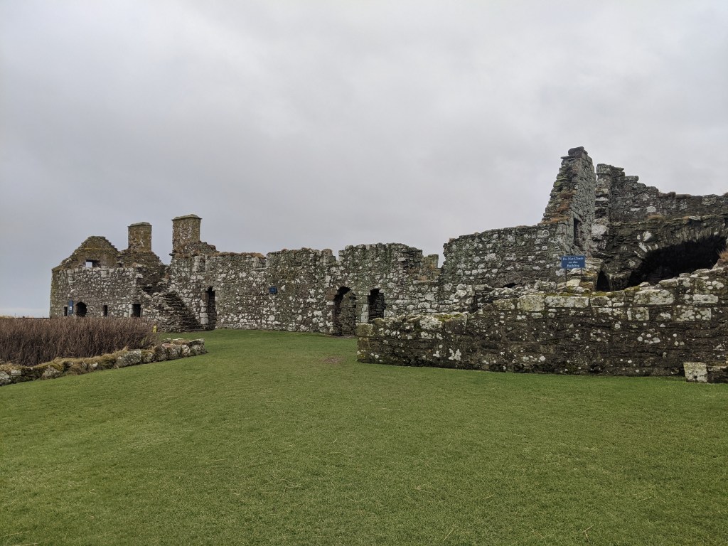 dunnottar-castle-scotland-brave