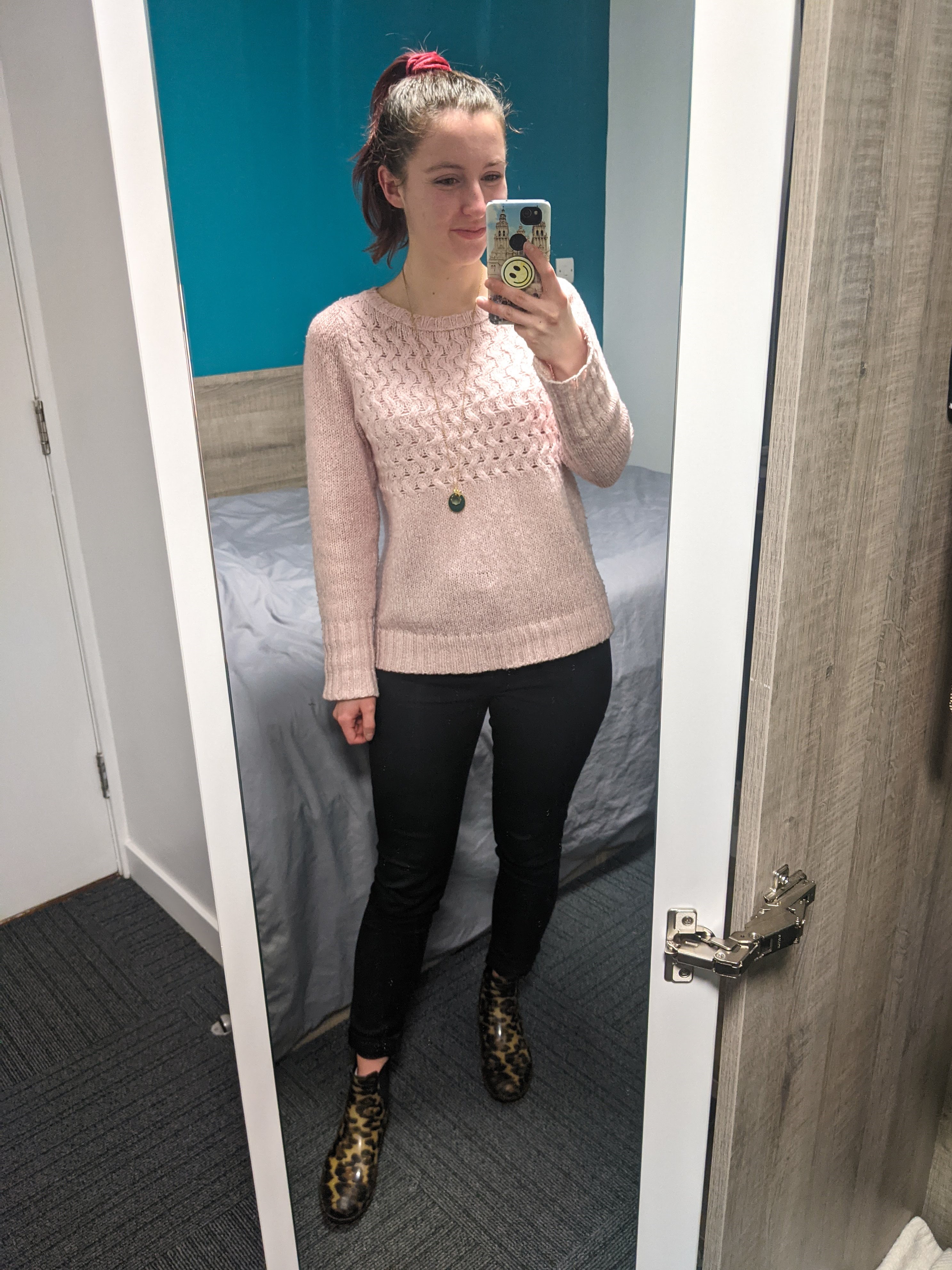 pink-sweater-black-jeans-leopard-boots