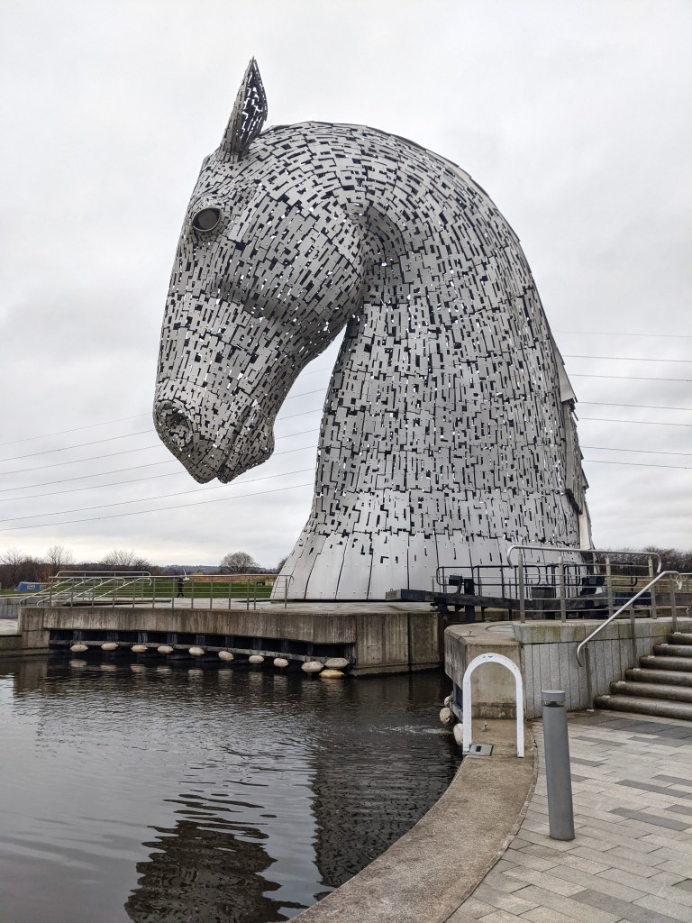 kelpies-horse-statues-falkirk-scotland-study-abroad-student