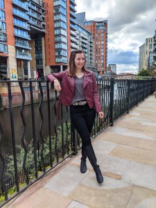 grey-tshirt-maroon-moto-jacket-black-skinny-jeans