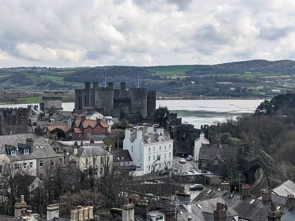 north-wales-conwy-castle-busy-bus-tour-study-abroad