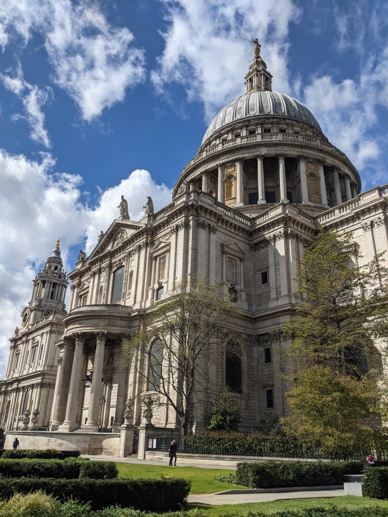 st-pauls-cathedral-london-travel-guide-tourist-study-abroad