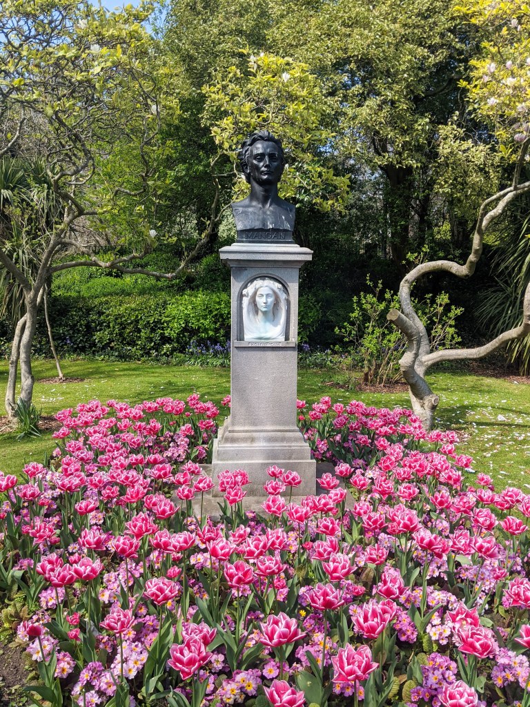 dublin-gardens-springtime-ireland-study-abroad