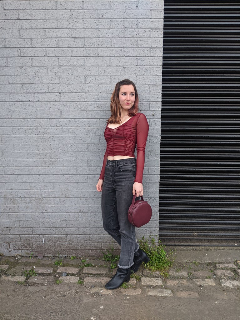 grey-mom-jeans-circle-purse-mesh-top