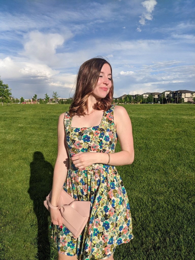 floral-dress-blush-bow-purse-weekly-outfits