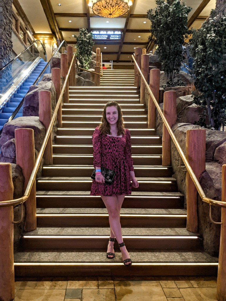 black-hawk-colorado-gambling-hot-pink-leopard-dress-black-heels