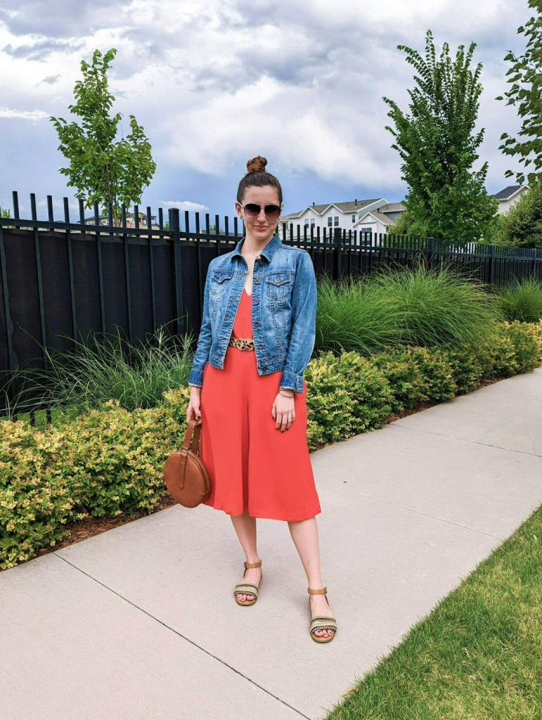 red-jumpsuit-summer-outfit-thrifty-six-brown-sandals