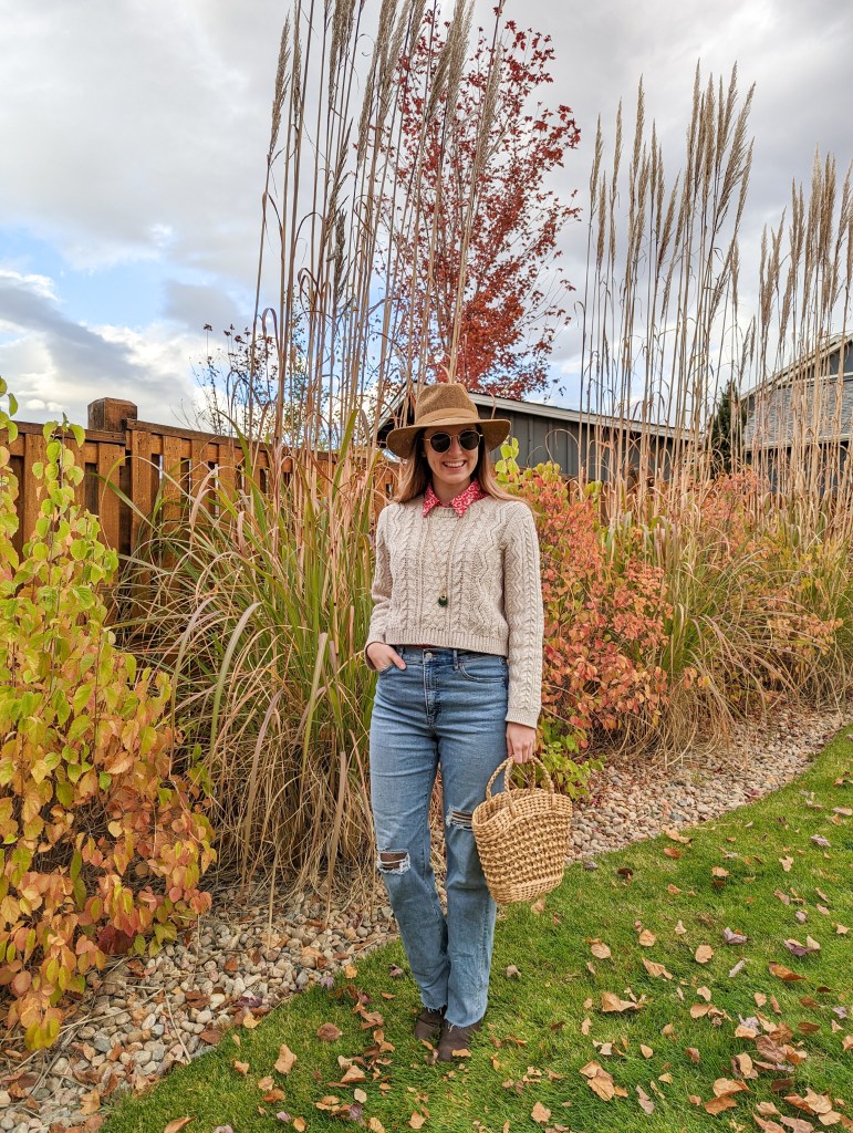 fall-fashion-pumpkin-patch-outfit-cropped-sweater-western