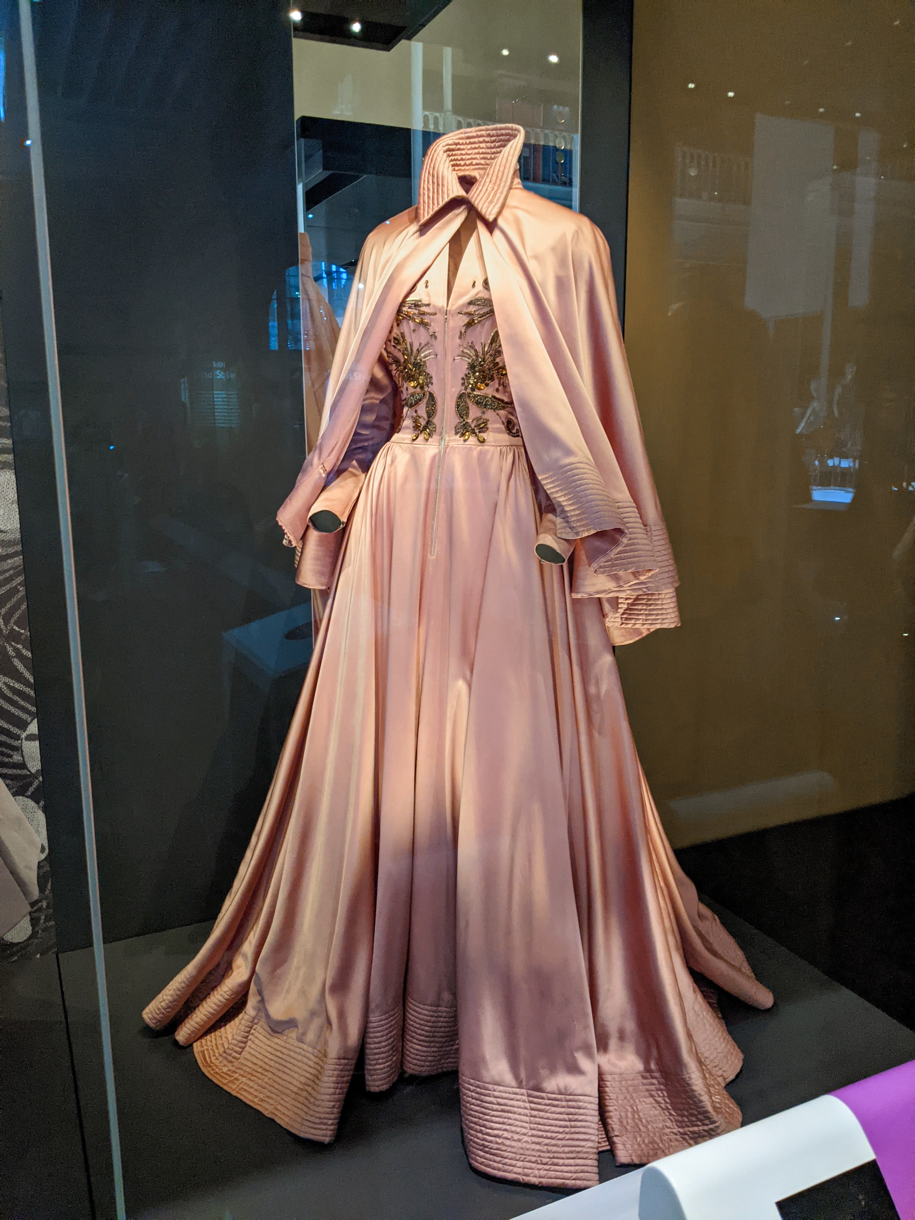 national-museum-of-scotland-dress-edinburgh-travel-guide