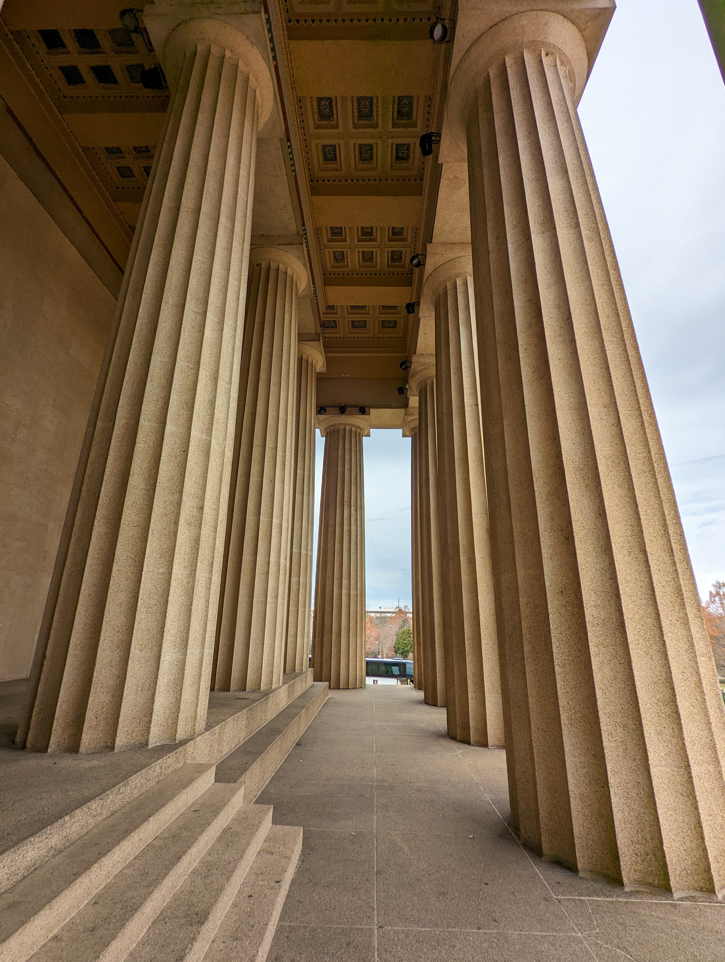 parthenon-nashville-athens-of-the-south-pillars-art-museum