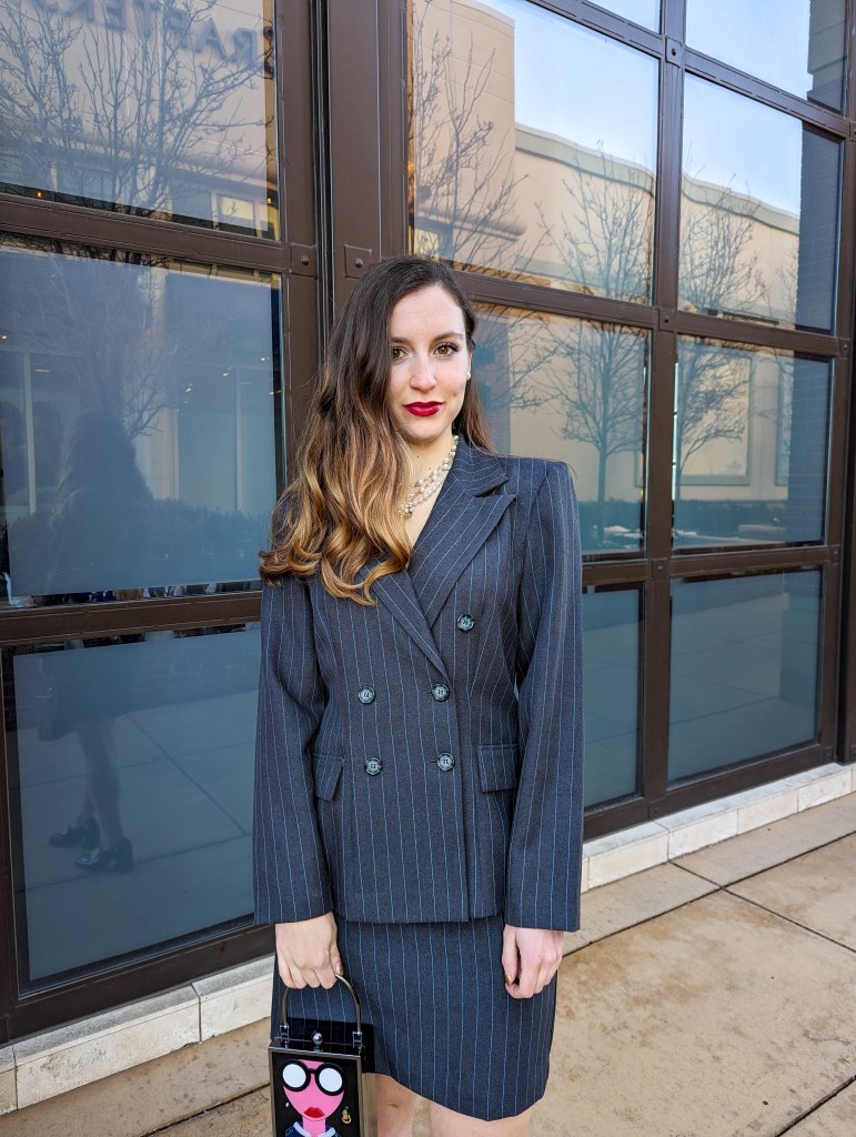 double-breasted-blazer-professional-style-business-woman