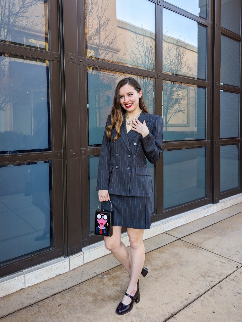 pop-art-purse-pinstripe-skirt-mary-jane-shoes-work-outfit