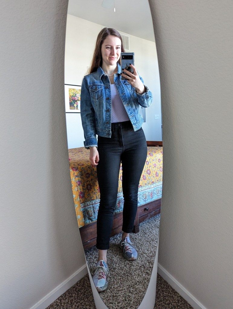 uin-sneakers-black-skinny-jeans-denim-jacket-lavender-bodysuit