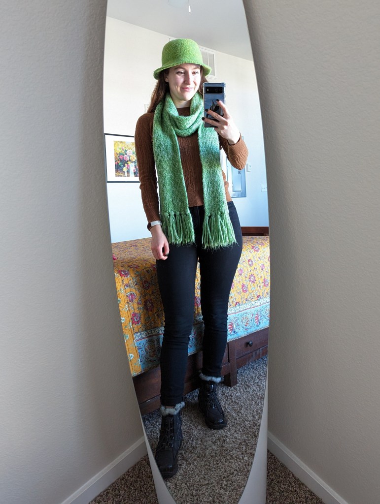 green-felt-hat-scarf-brown-sweater-black-skinny-jeans-winter-outfit