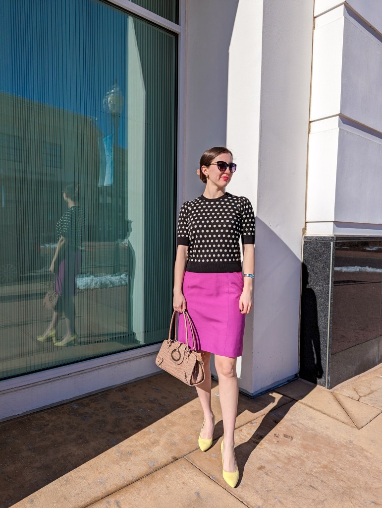 work-wear-business-casual-magenta-pencil-skirt-brown-patent-leather-handbag