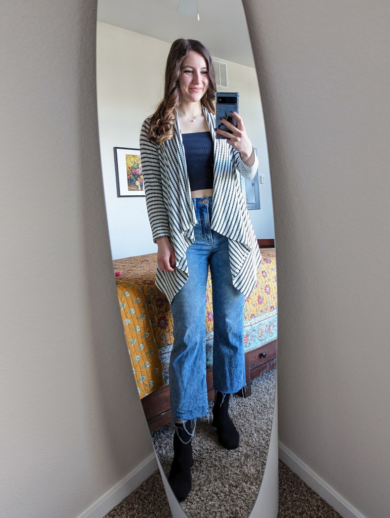 black-crop-top-cardigan-cropped-flared-jeans-black-booties