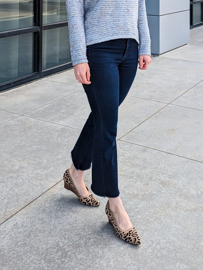 cropped-flared-jeans-vivaia-heels-leopard-wedges