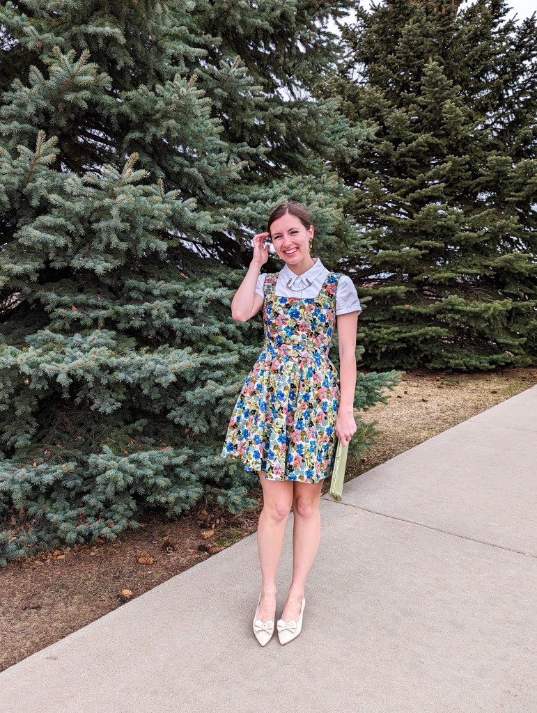 work-outfit-floral-dress-nude-heels-bows-collar-clips-vintage-style