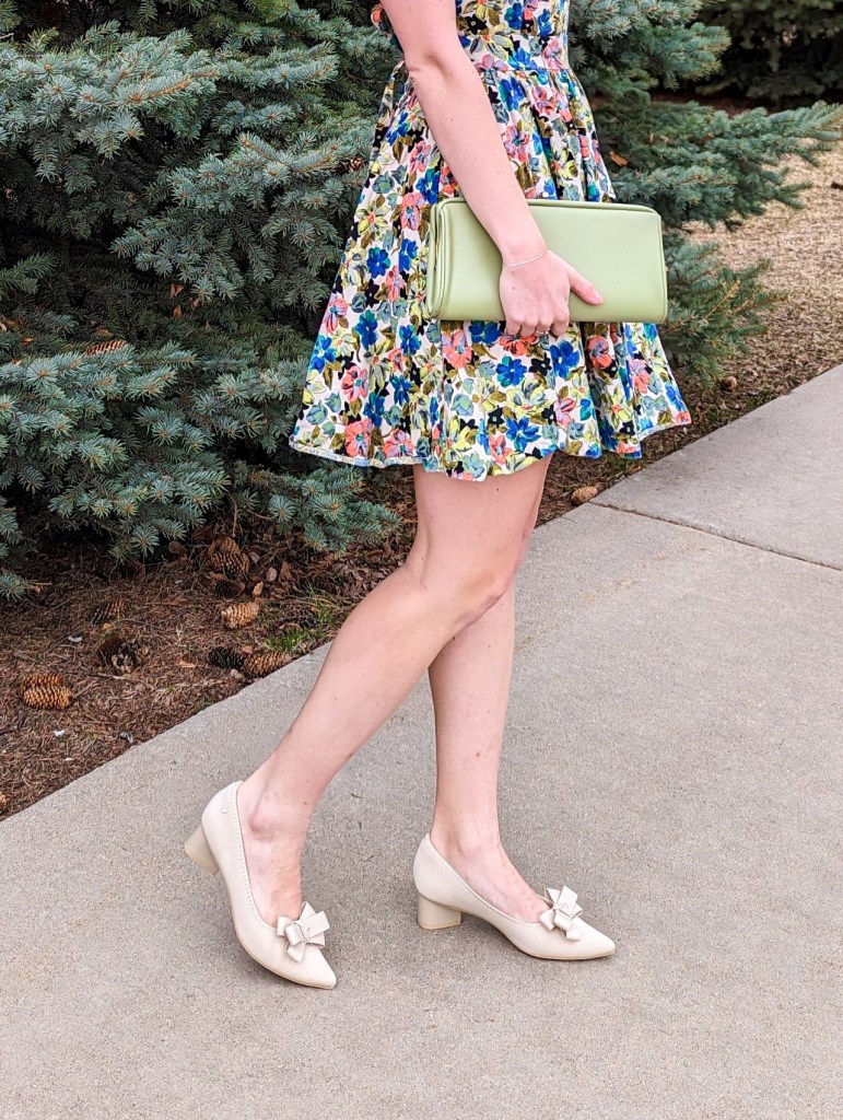 vivaia-heels-with-bows-nude-shoes-work-outfit-sustainable-footwear