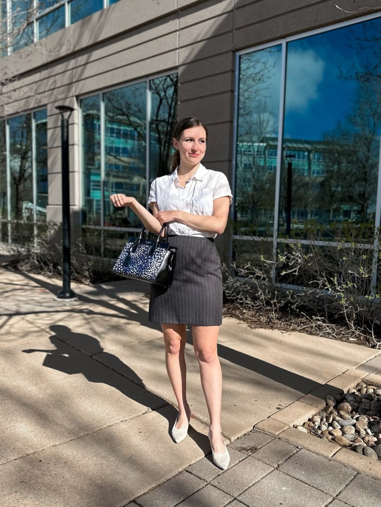 neutral-outfit-workwear-stylish-pencil-skirt-kate-spade-handbag