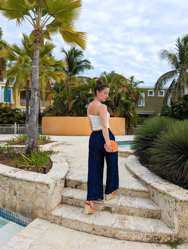 puerto-rico-outfit-white-bungee-tank-navy-palazzo-pants-orange-wedges