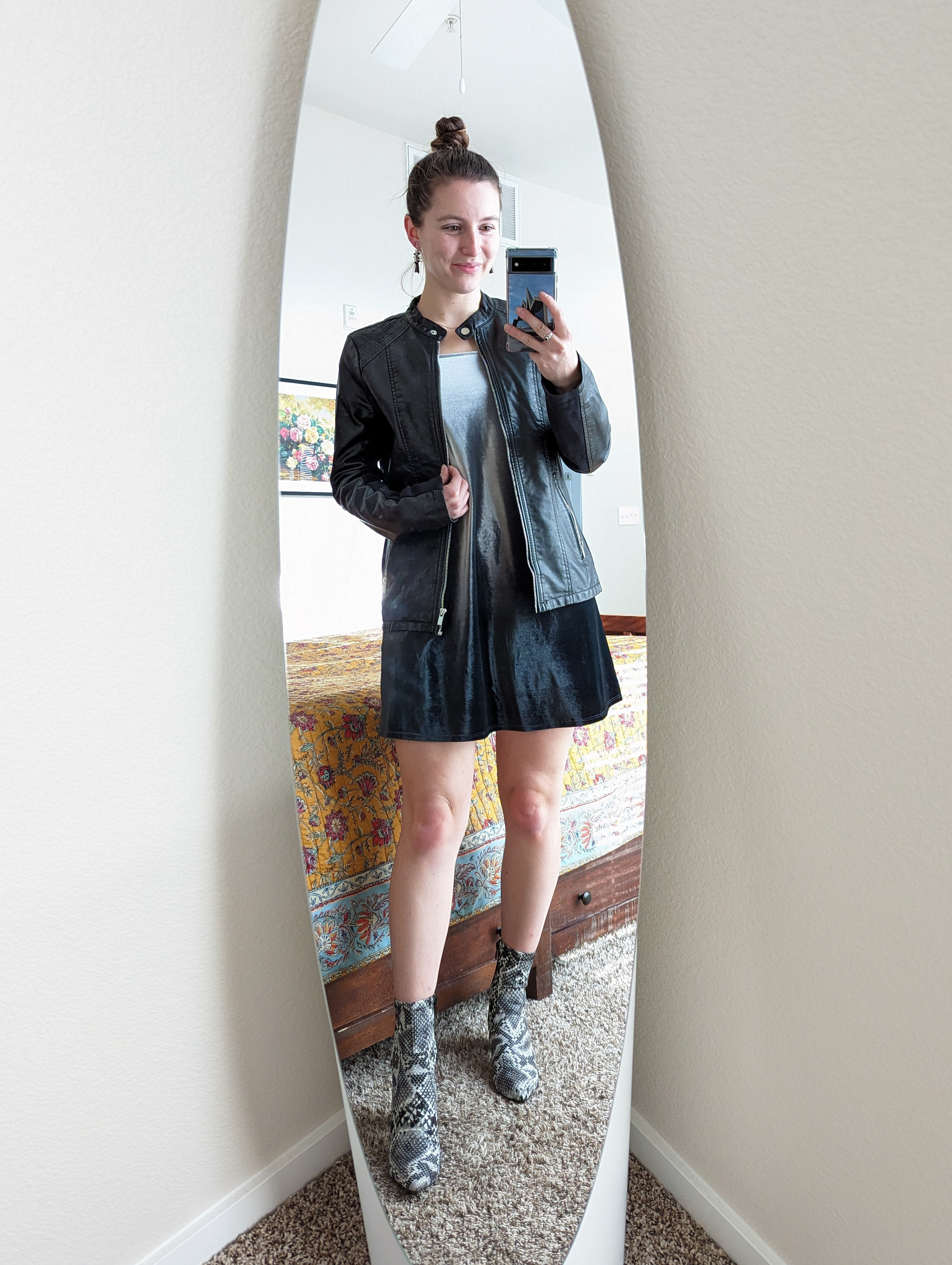 going-out-look-grey-ombre-dress-velour-leather-jacket