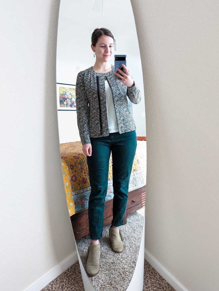 white-blouse-work-outfit-cabi-jacket-printed-blazer-hunter-green-pants-beige-booties